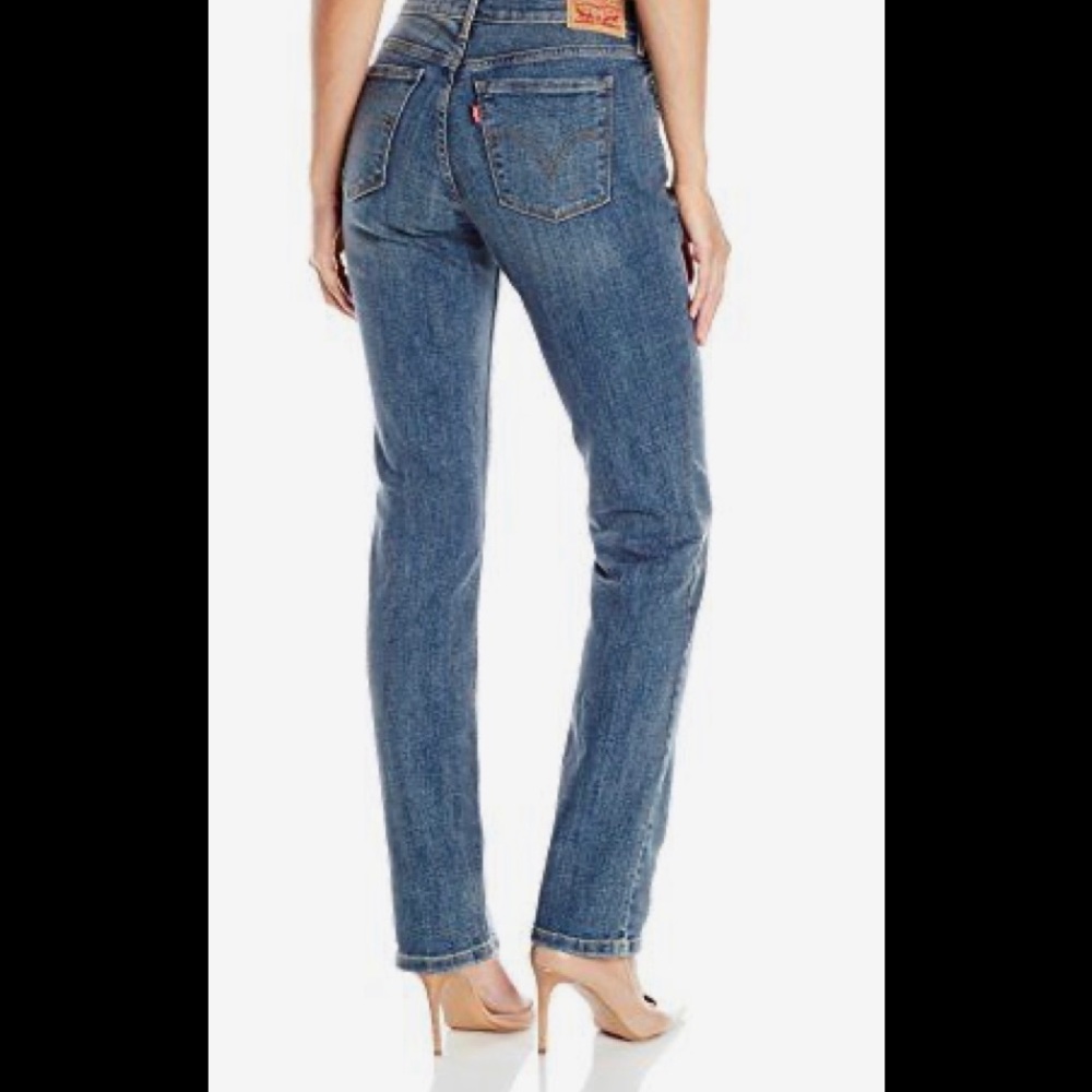 505 Levi’s distress jeans 10👖